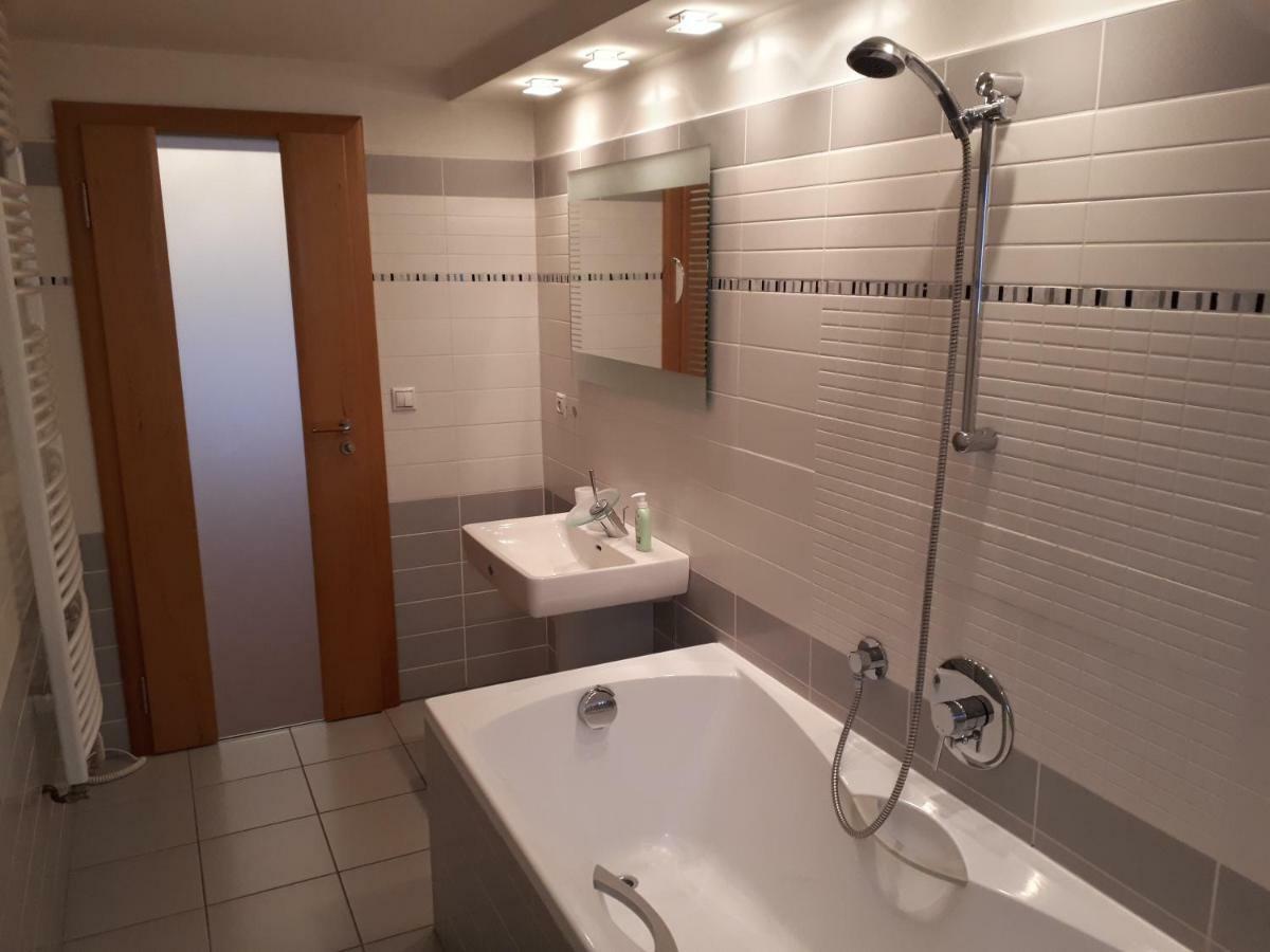 Brezno - 2 Izbovy Apartman Eksteriør bilde
